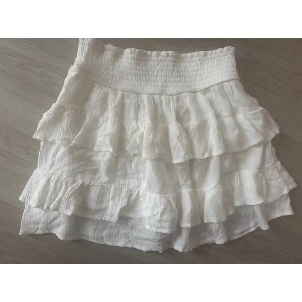 Aeropostale Women’s Medium White High-Waisted Ruffled Flippy Skort